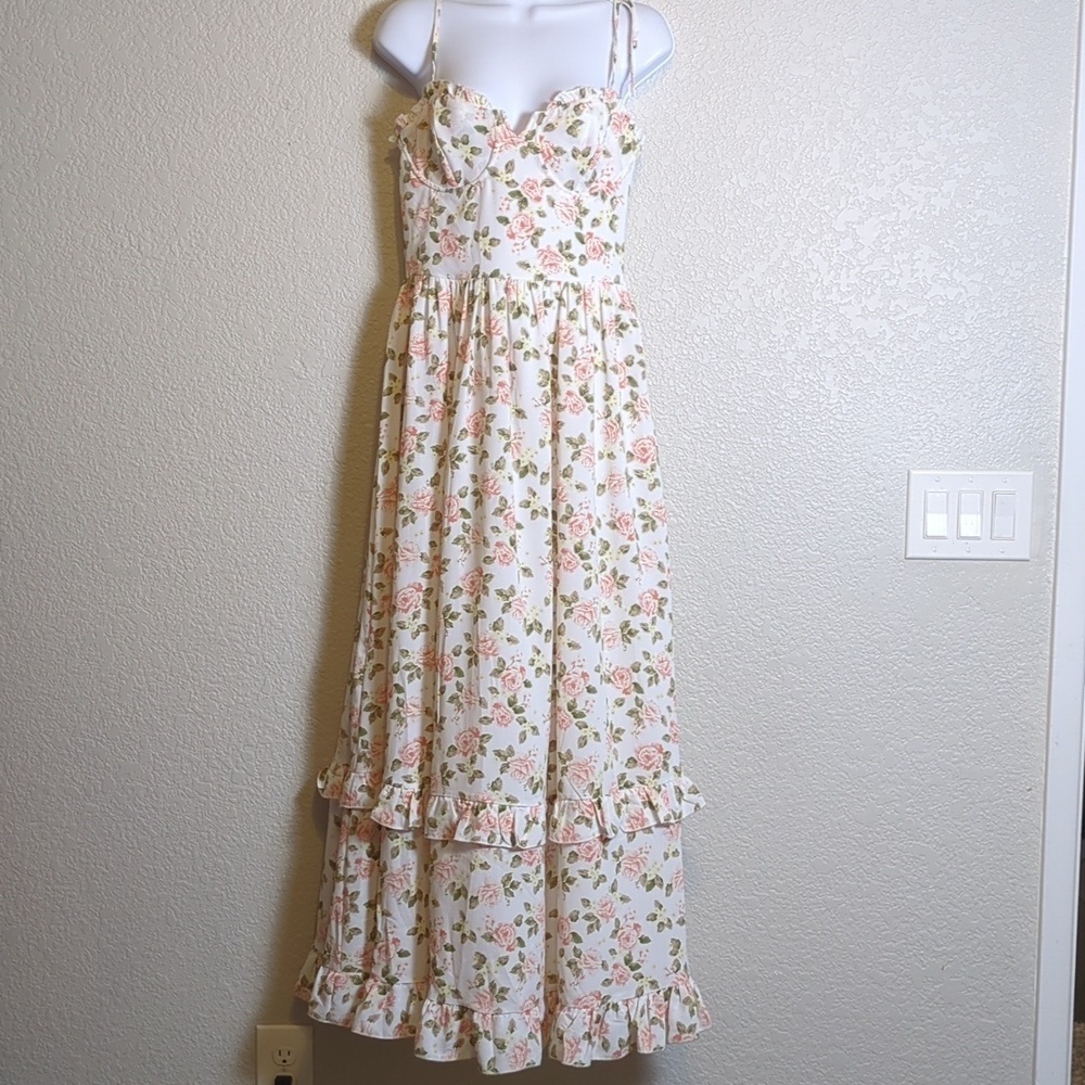West of Melrose white pink floral sleeveless tiered buster v wire maxi dress - Picture 2 of 12